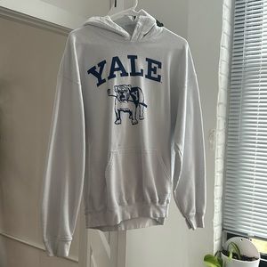 Yale university large hoodie